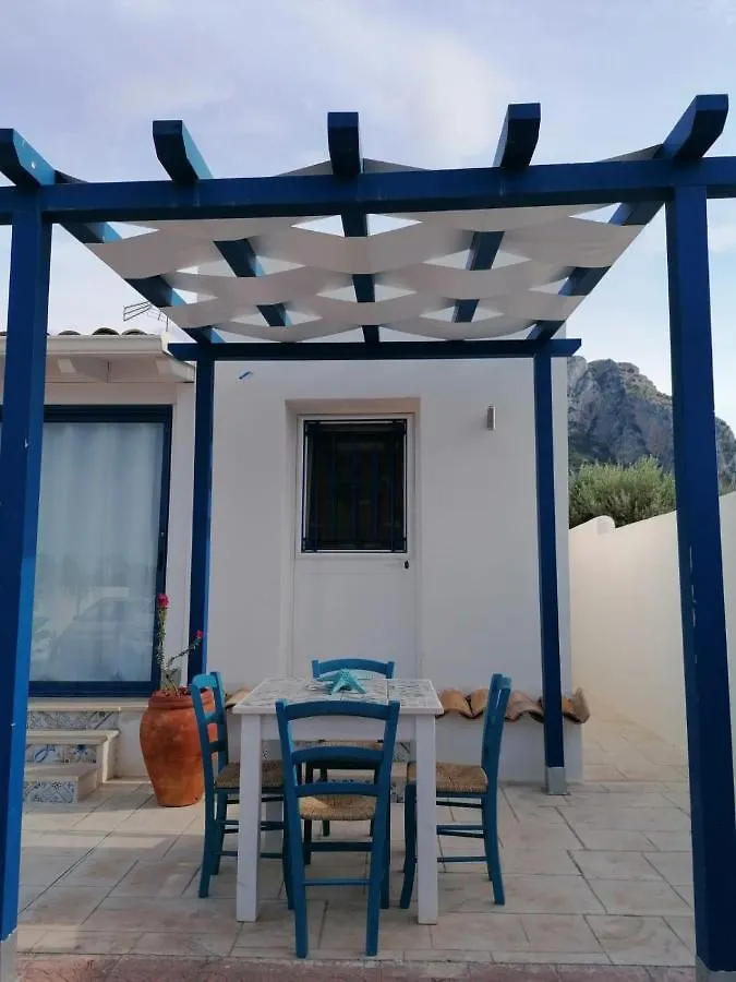 B&B Santorini Cinisi Frühstückspension