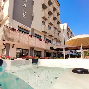 https://hotel-centrale-milano-marittima.emilia-romagnahotels.net