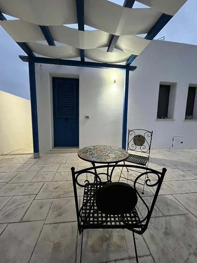 Alojamento de Acomodação e Pequeno-almoço B&B Santorini Cinisi